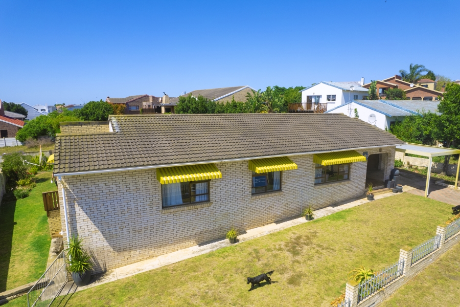 3 Bedroom Property for Sale in Wavecrest Eastern Cape